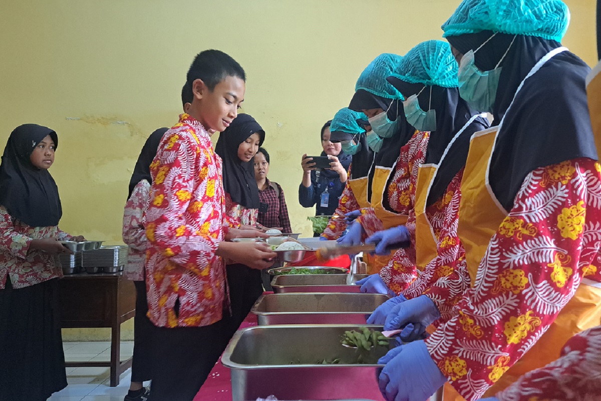 BGN Evaluasi MBG Prasmanan, Targetkan 5.000 Titik hingga Akhir 2026