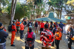 Karhutla Gunung Lawu dan Sumbing, Gubernur Ahmad Luthfi Terus Upayakan Pemadaman