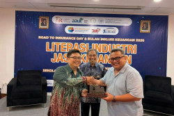 AAUI Yogyakarta Gelar Literasi Industri Jasa Keuangan bagi Mahasiswa UGM