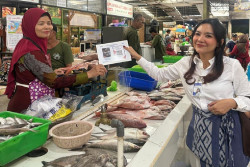 BRI Dorong Pedagang Pasar Kranggan Jogja Pakai QRIS, Transaksi Belanja Makin Praktis