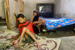 Kisah Mbah Wariyana di Bantul, Berjalan 2 Km untuk Berjualan Demi Rawat Cucu Disabilit