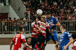 Persib Tumbang di Kandang Madura United, Mitkov Jadi Penentu