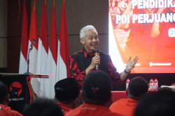 Ganjar Pranowo Gembleng Kader PDIP Jogja, Tekankan Pentingnya Mendengarkan Suara Gen Z