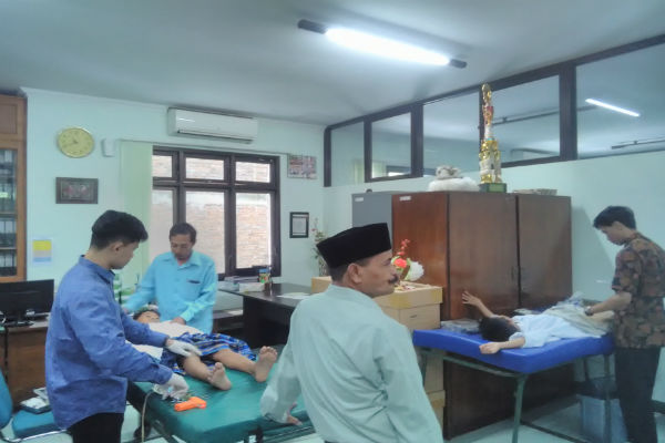 Kapan Waktu Terbaik untuk Sunat Anak? Ini Penjelasan Medis