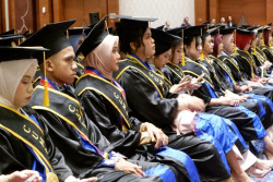 Rektor Unriyo Berharap Lulusan Jadi Pencipta Lapangan Kerja, 455 Orang Diwisuda