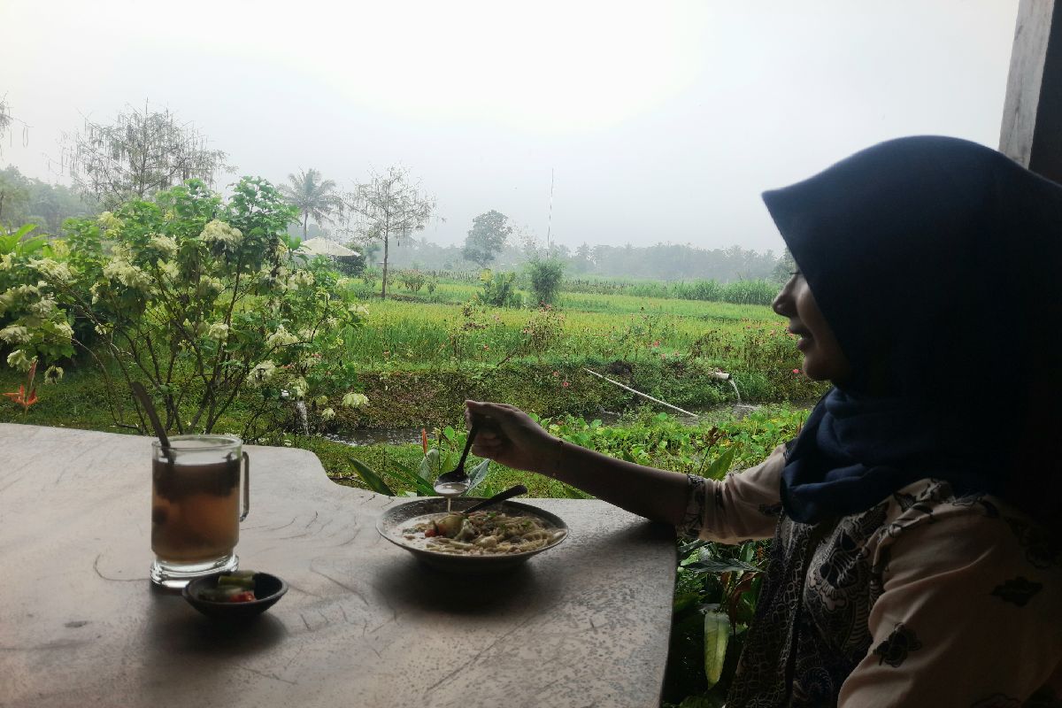 Musim Hujan Makin Nikmat dengan Bakmi Godog Hangat di Sajian Kembang Turi