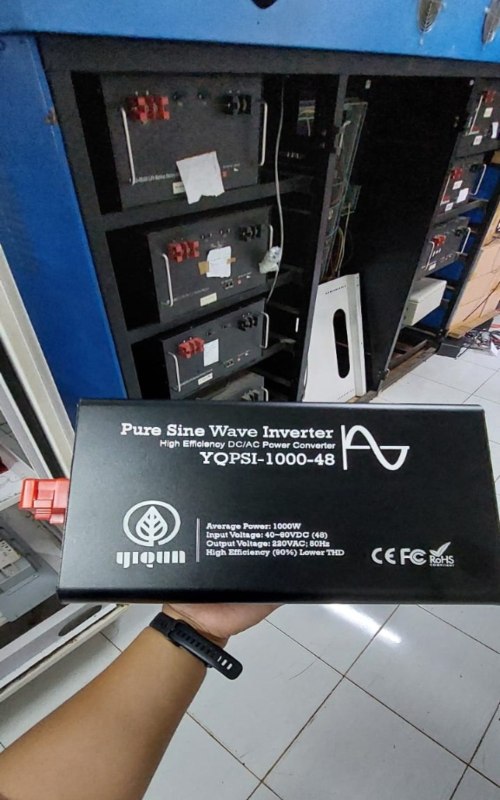 Produk "1kW Pure Sine-Waveform (PSW) Inverter" dari Yiqun Green Energy yang disupply ke salah satu customer yang bergerak di bidang telekomunikasi./Istimewa