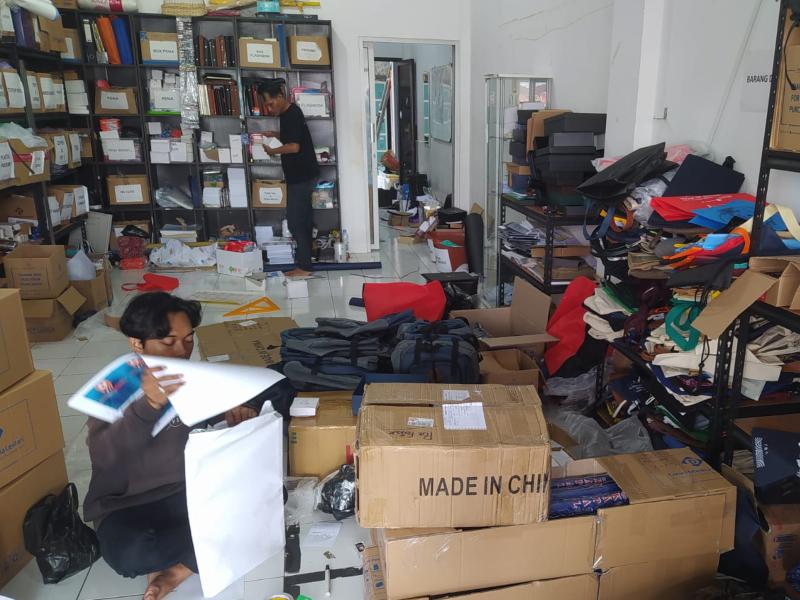 Aktivitas sehari-hari di kantor Dewi Media Lestari, Jogja./Harian Jogja-Sirojul Khafid)