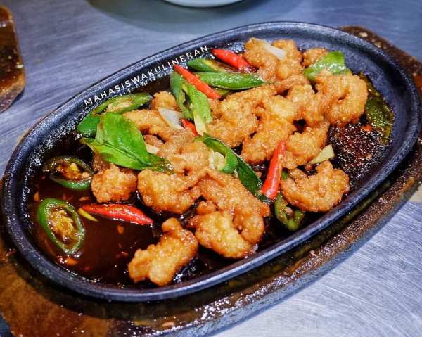 Warung Seafood Ika. (Instagram @mahasiswakulineran)