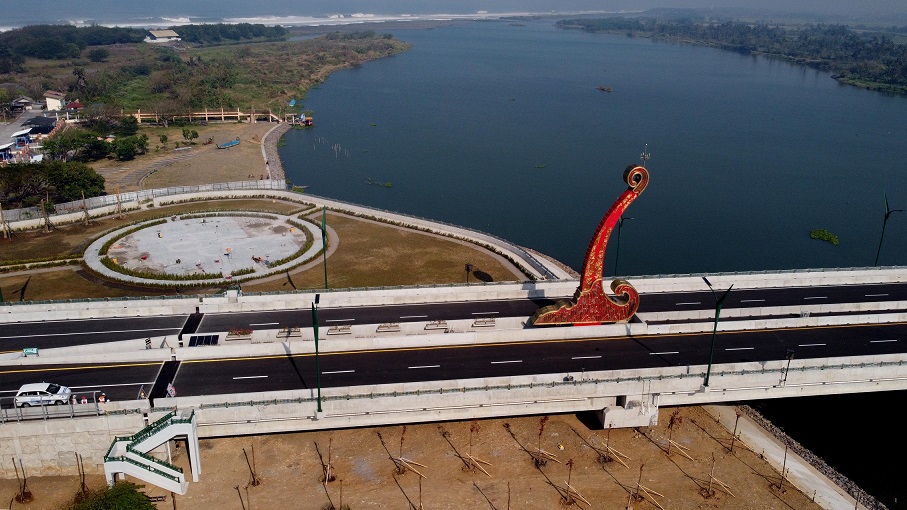 Jembatan Kretek 2 yang membentang di atas Sungai Opak 