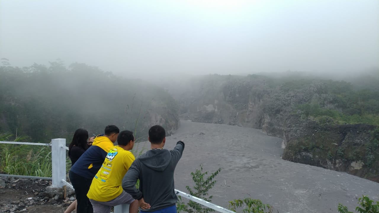 Material Merapi