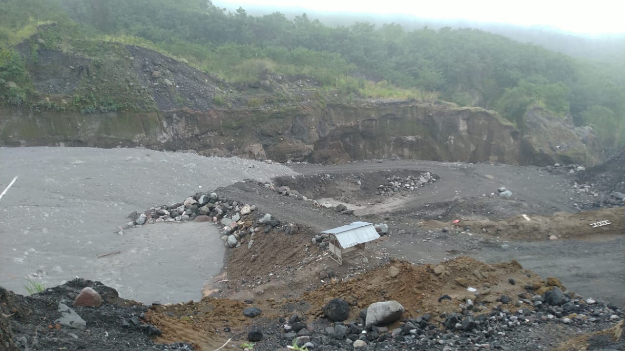 Material Merapi