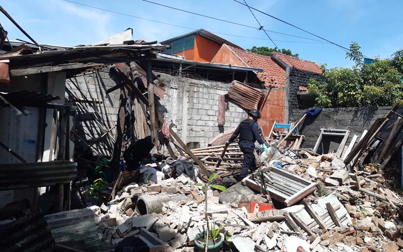 Rumah hancur 1