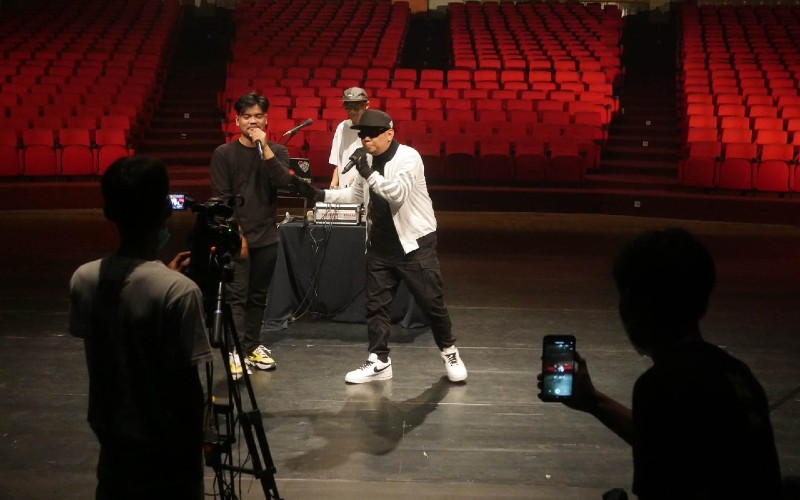 Penyanyi dari Komunitas HipHop tampil secara virturl. /Harian Jogja-Gigih M. Hanafi.