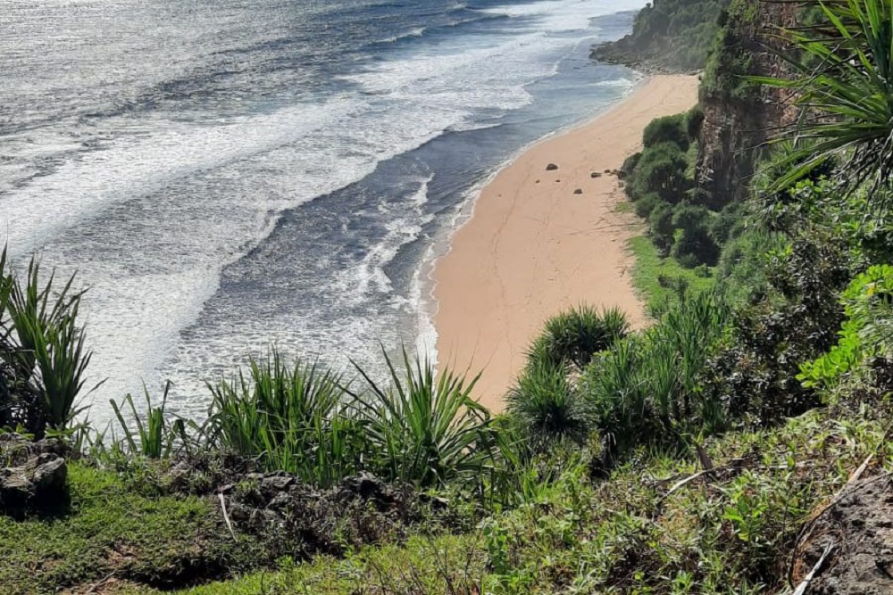 Pantai Watunene